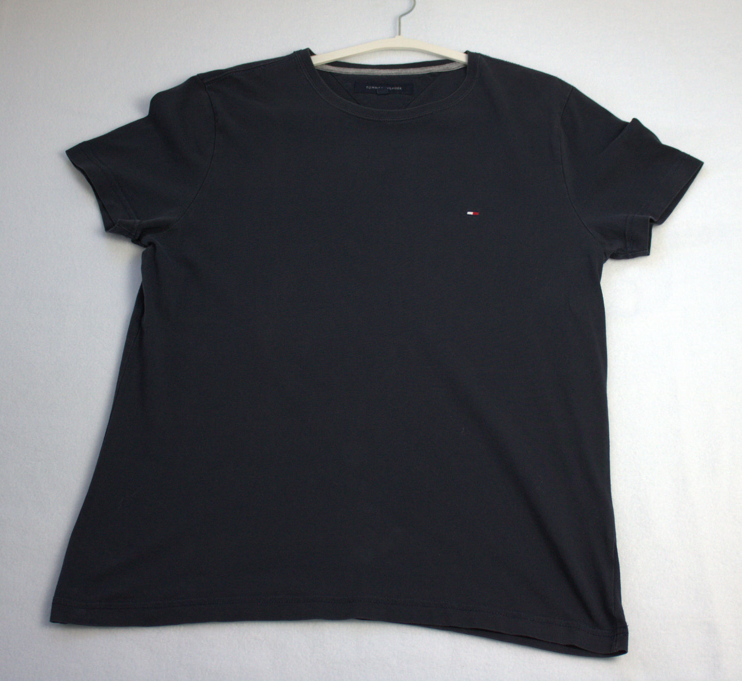 Tommy Hillfigure Mens, Crew Neck, Short sleeved T-shirt, Size Medium, Used - Medium Condition